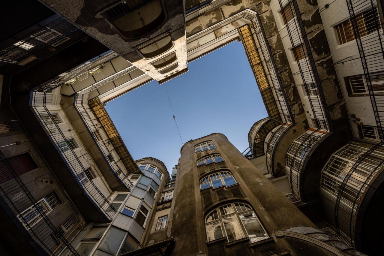 Skyline Serenity Retreat @Vaci Most Famous Street Budapest Bagian luar foto